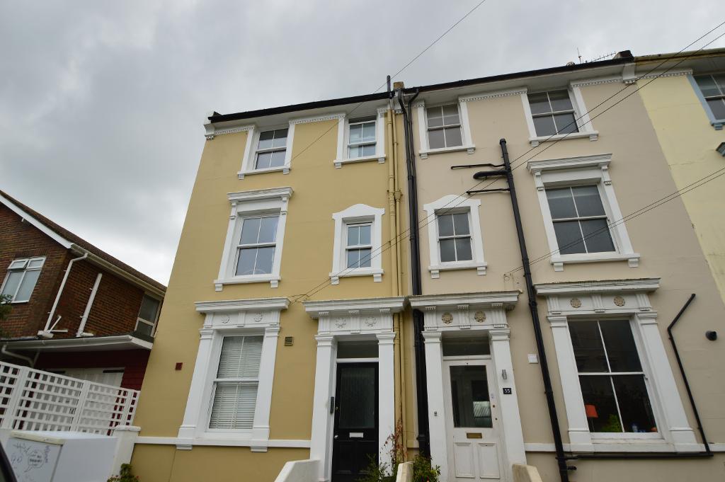1 Bedroom Flat To Let in Quarry Road, Hastings, East Sussex, TN34 3SA Scott Estates Estate