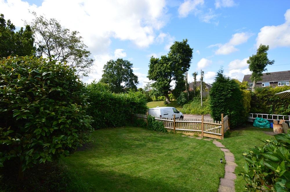 2 Bedroom Detached To Let in Battle Hill, Battle, East Sussex, TN33 0BN