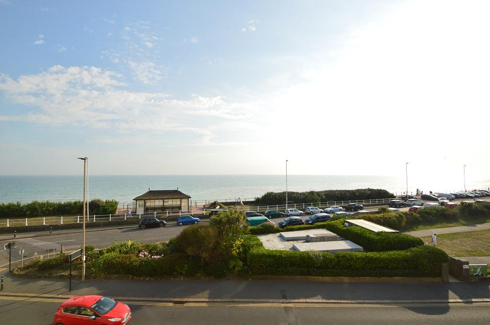 2 Bedroom Flat For Sale in Marina, St Leonards on Sea, East Sussex