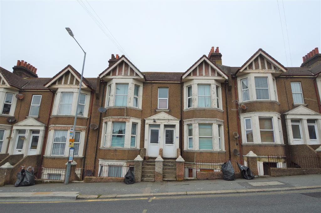 2 Bedroom Flat To Let in Mount Pleasant Road, Hastings, TN34 3SS